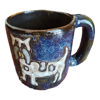 Enamelled mug dog design mara