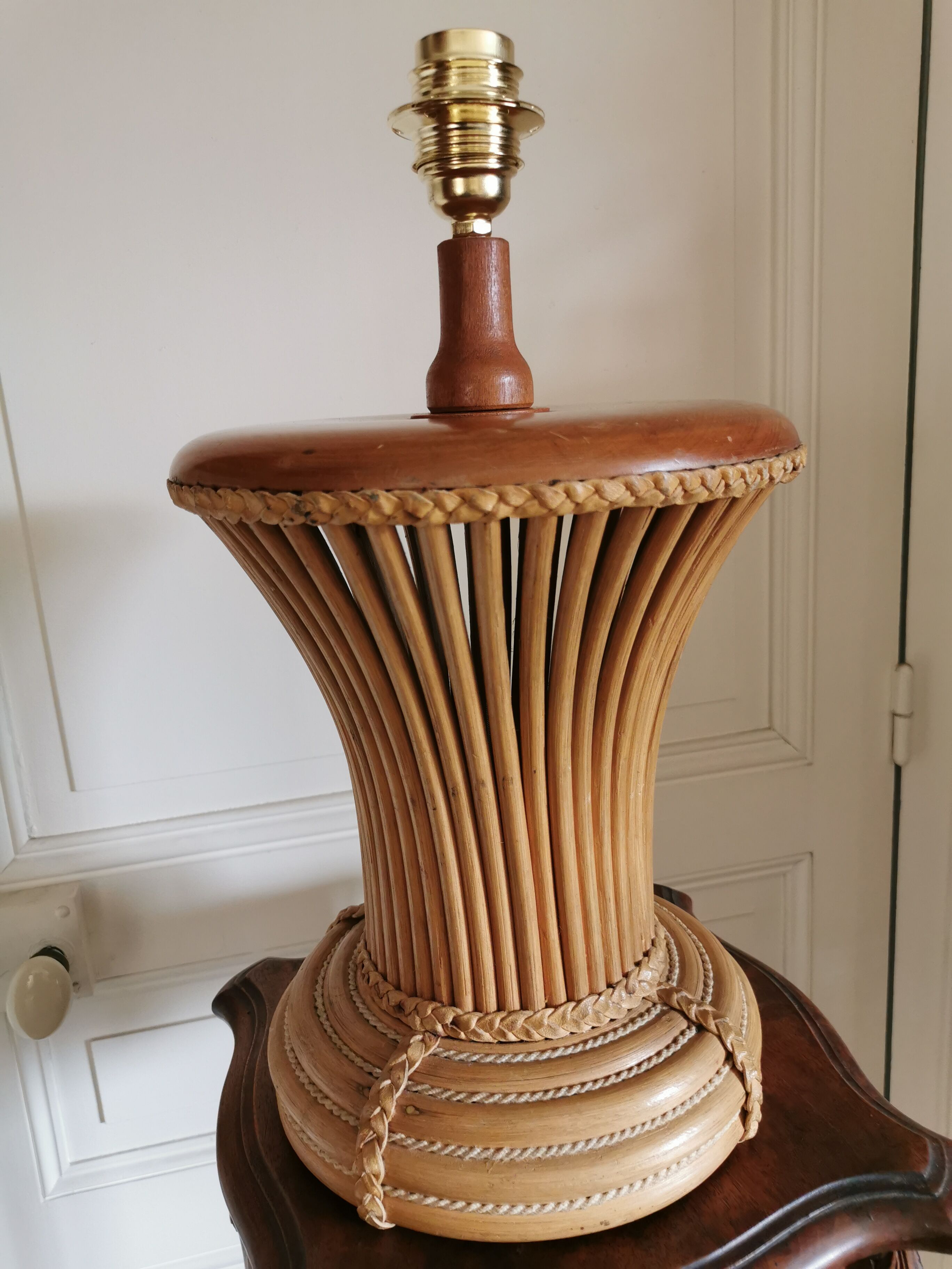 Wicker lamp, wood and leather