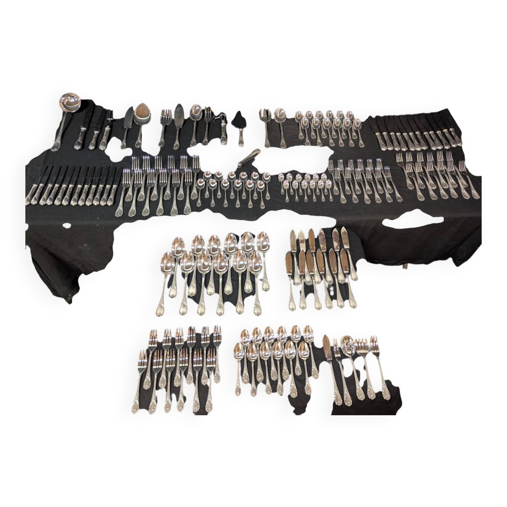 Christofle cutlery set – Marly model – 164 pieces – silver-plated metal
