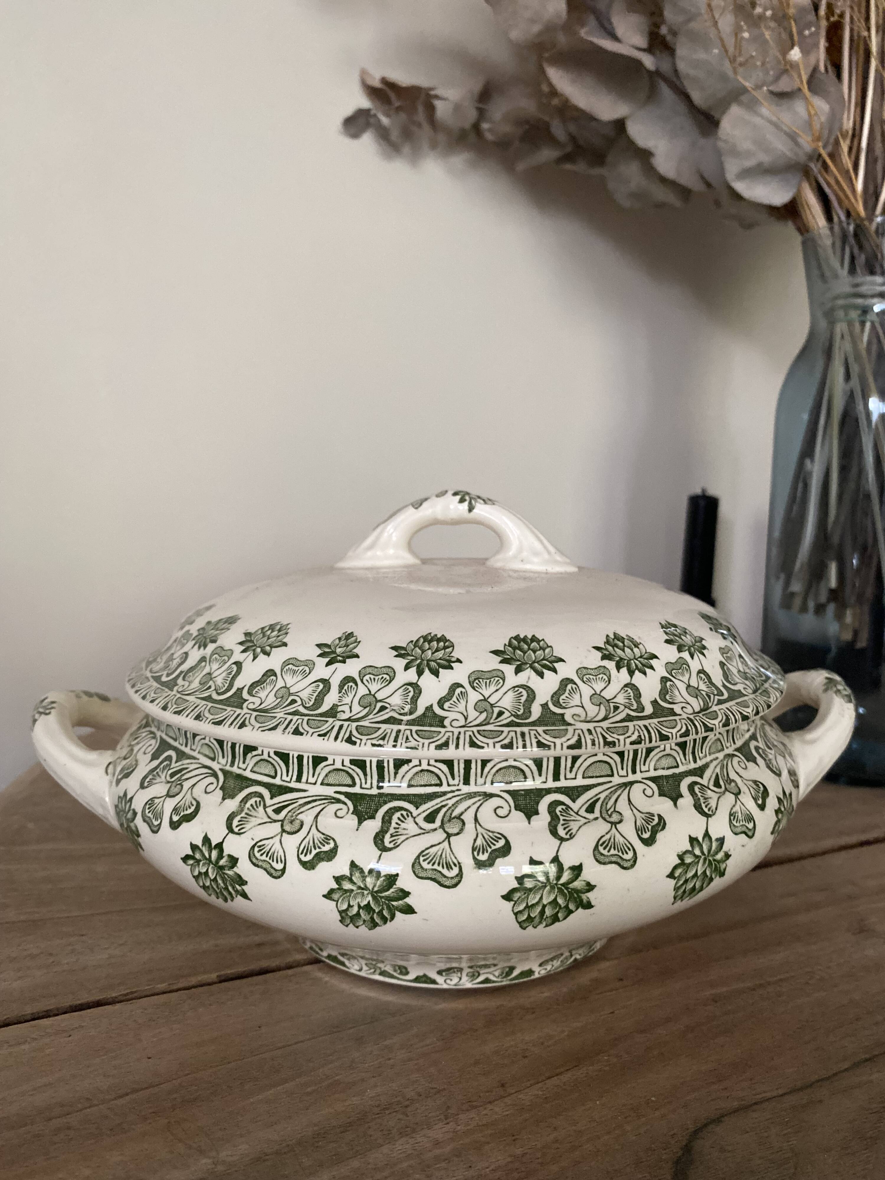 Badonvillier iron clay vegetable dish with clover decoration
