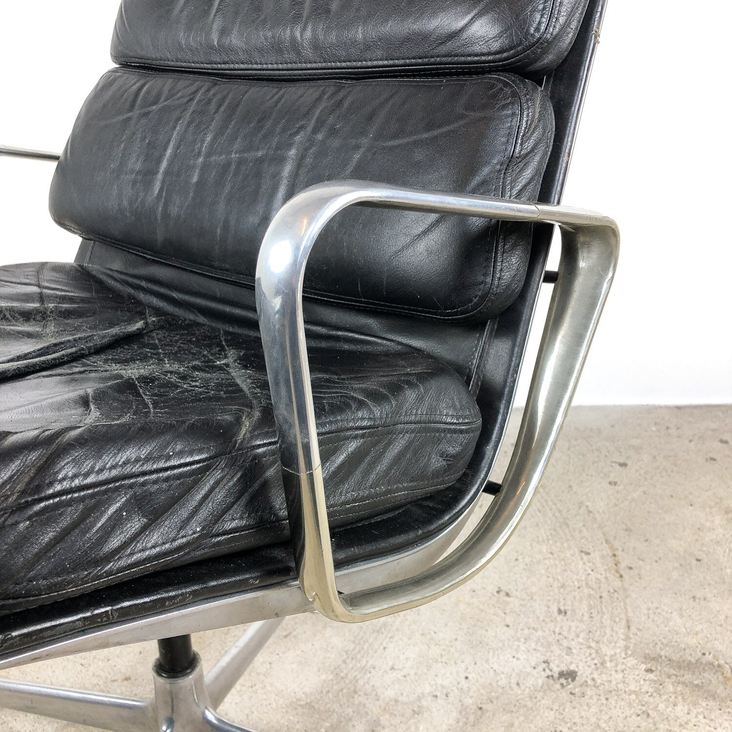 Charles and Ray Eames Softpad chair EA 216 edition Herman Miller, 1960