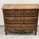 Commode de style Louis XV en bois naturel