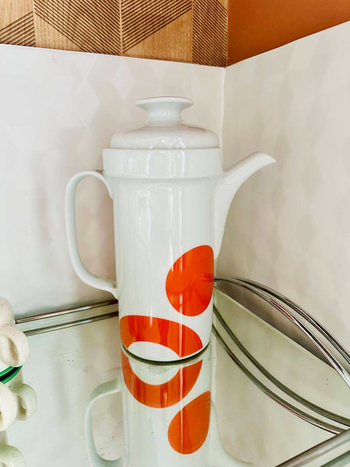 Vintage 60' pop teapot