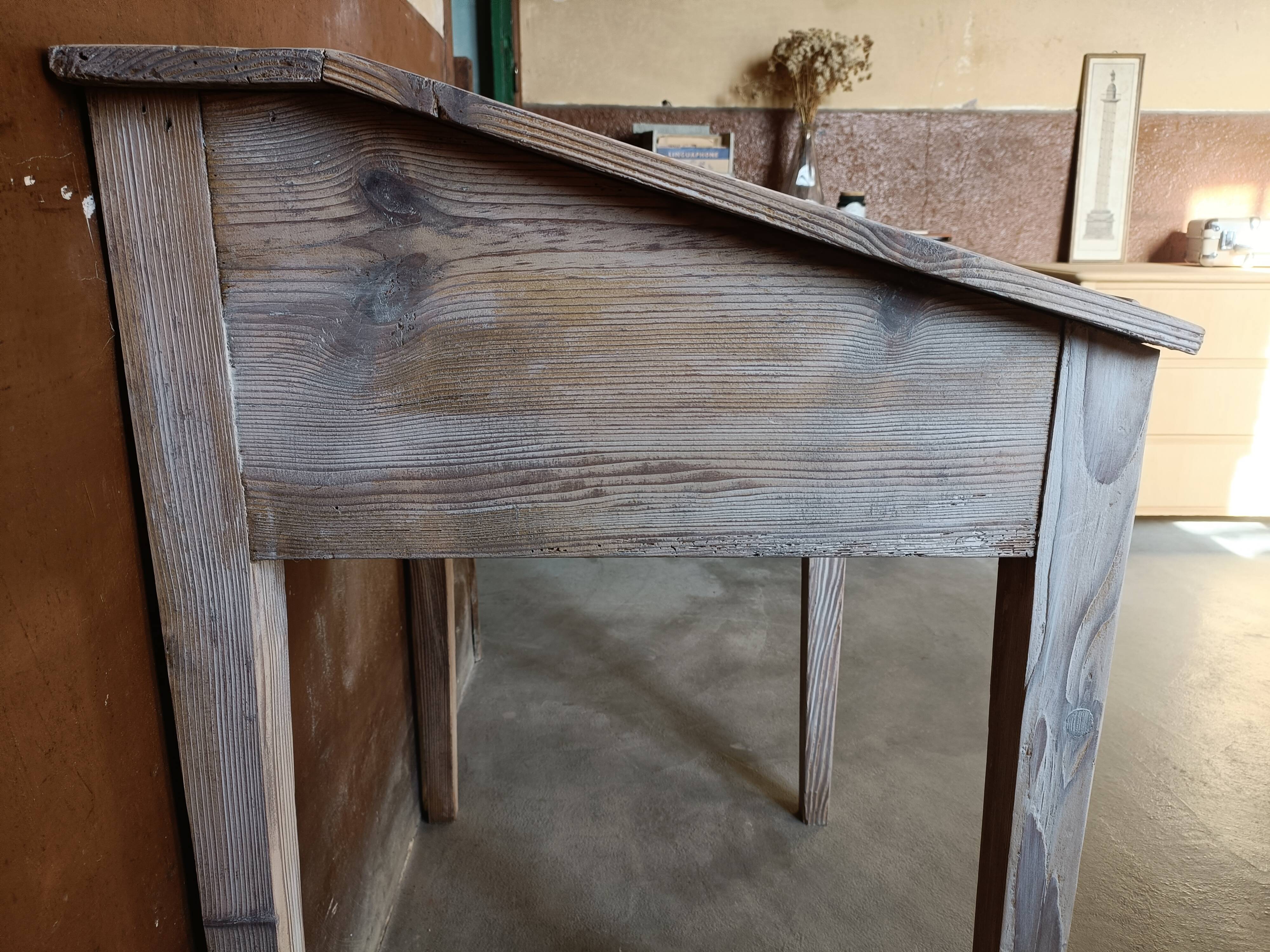 Bureau pupitre rénové