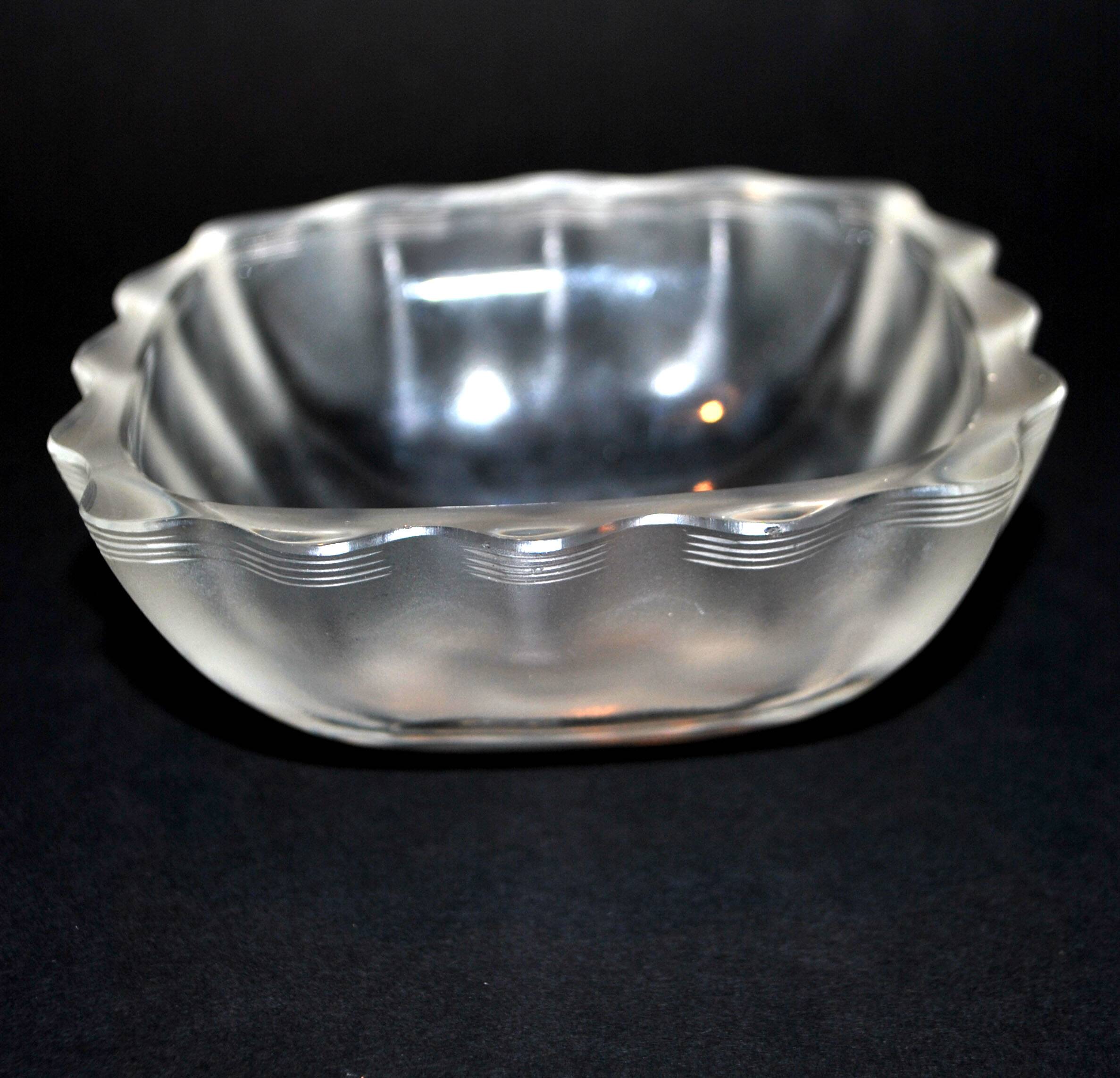 LALIQUE bowl emptier in frosted molded glass Art Deco wave