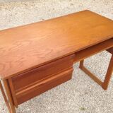 Vintage desk from the 60s with sled legs