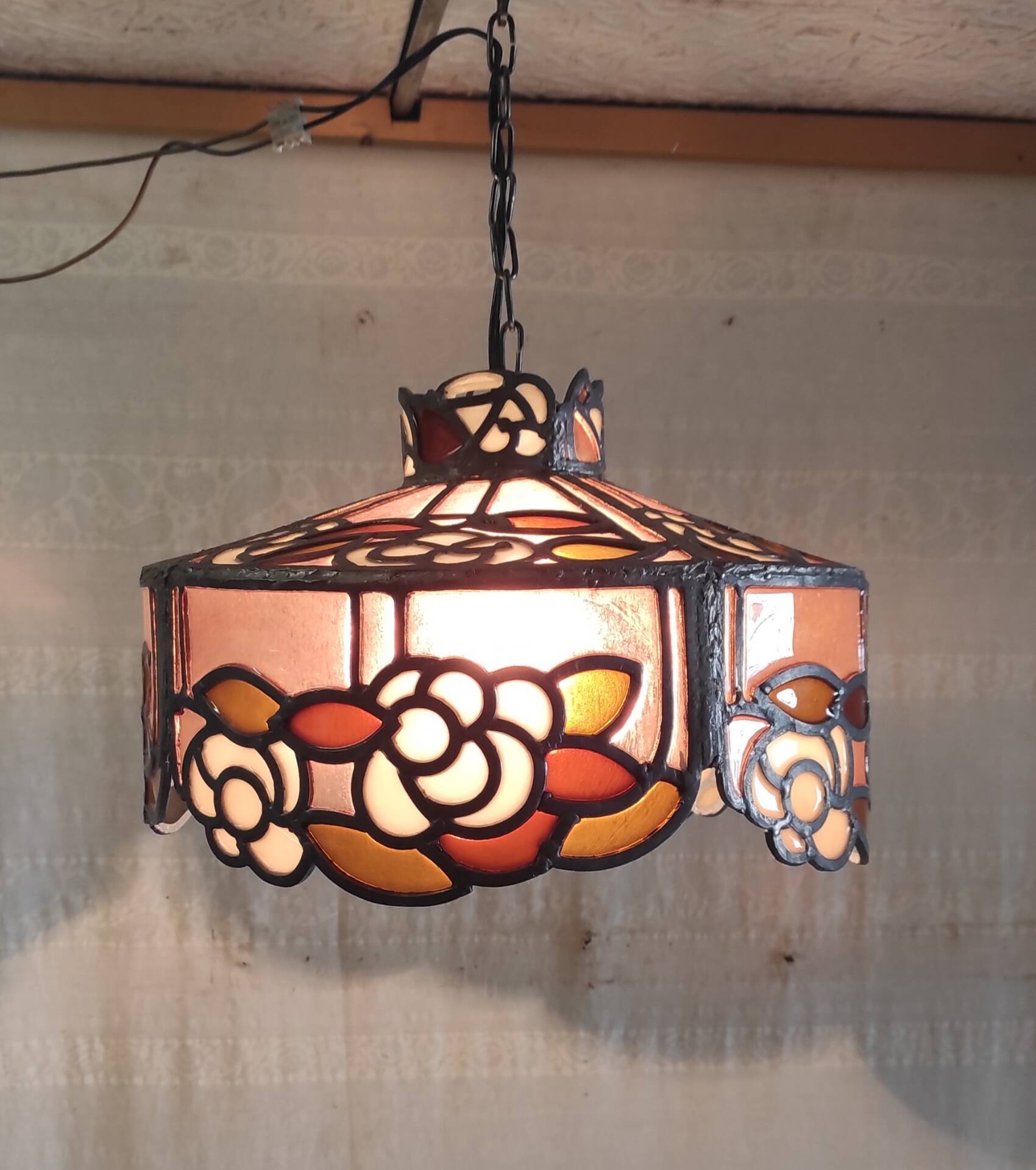 Tiffany-style glass and lead suspension - mid 20th century.