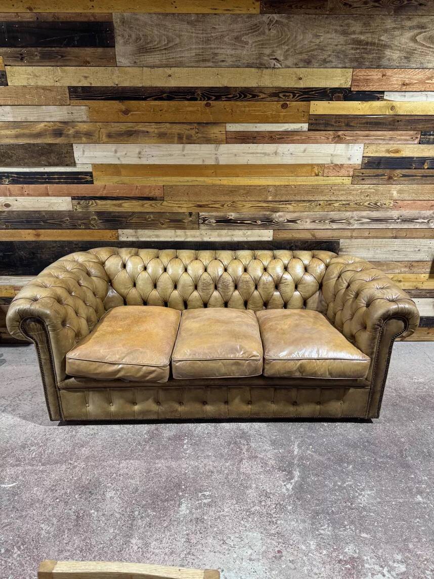 Chesterfield 3-seater leather sofa - 1960s
