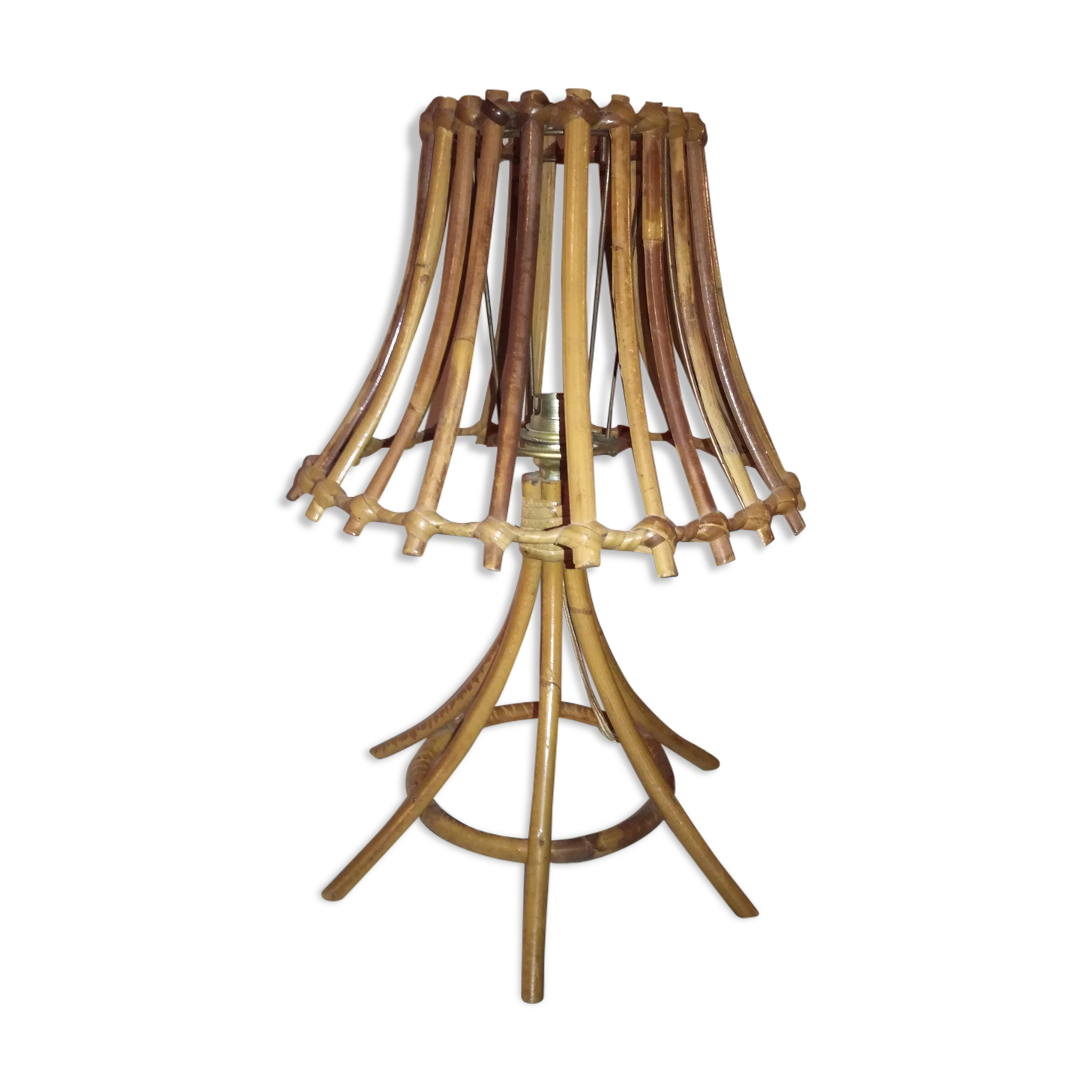Rattan table lamp