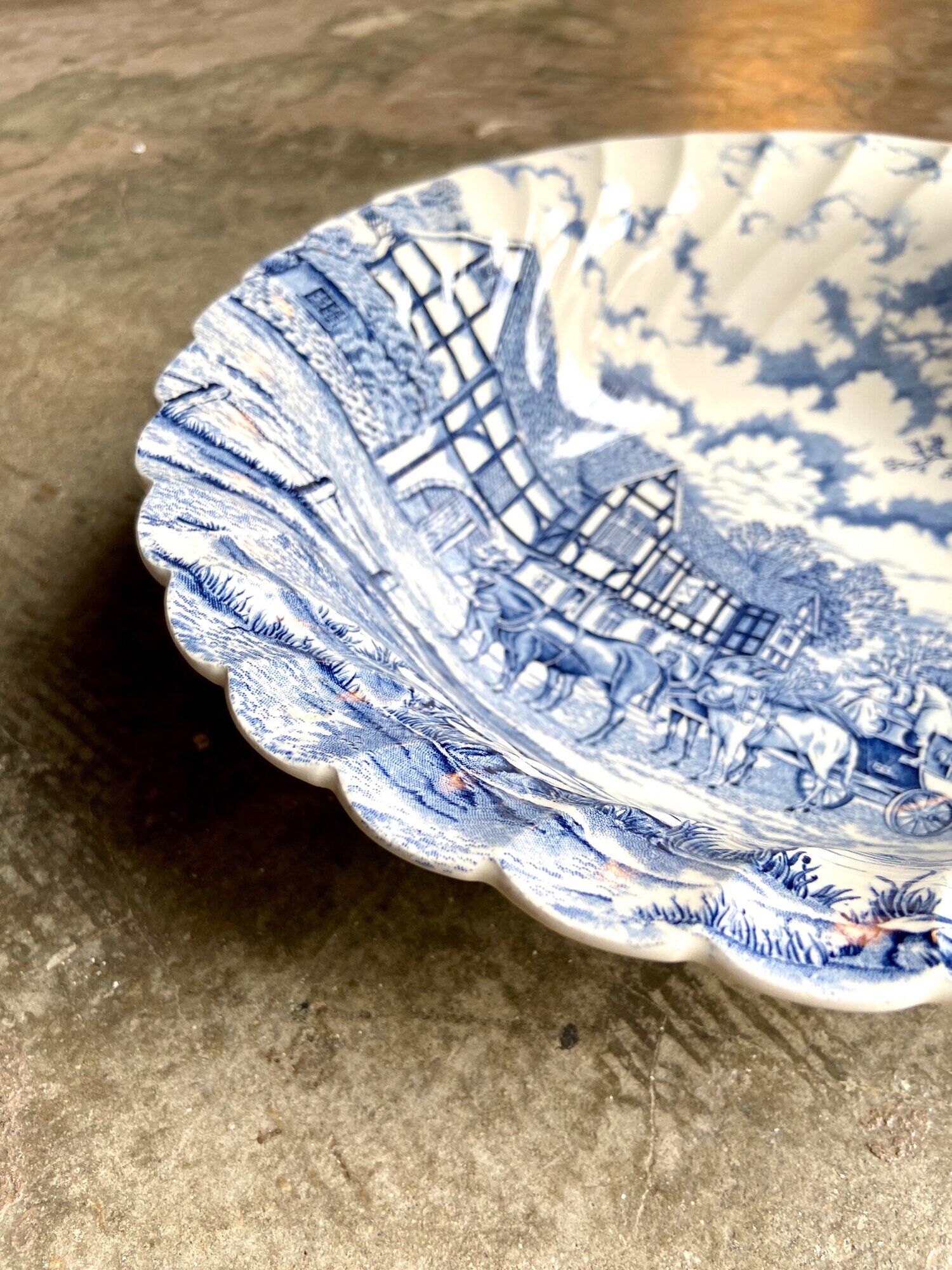 English earthenware bowl MYOTT Royal Mail white and blue