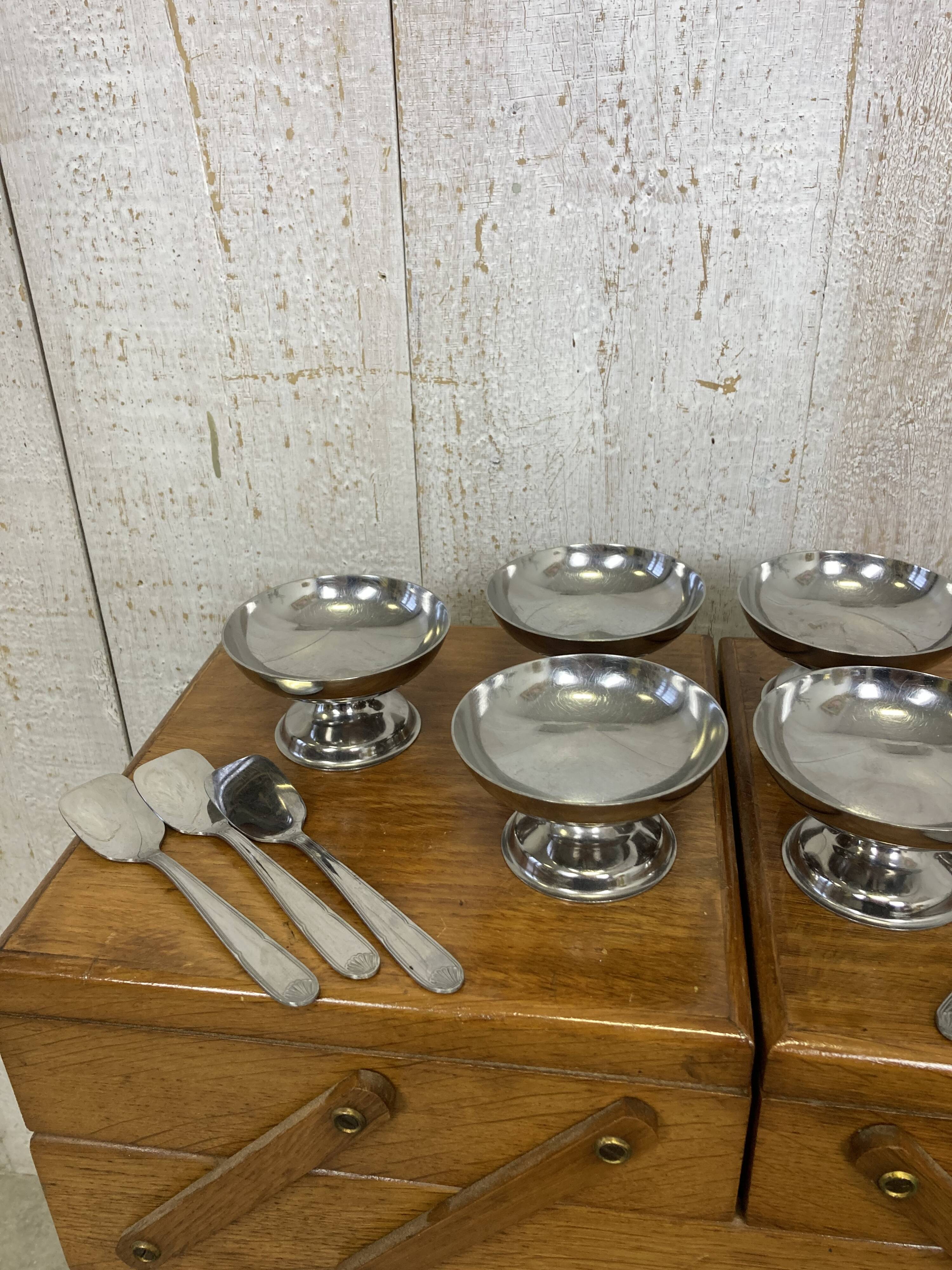Set de 6 coupes à glace et petites cuillières