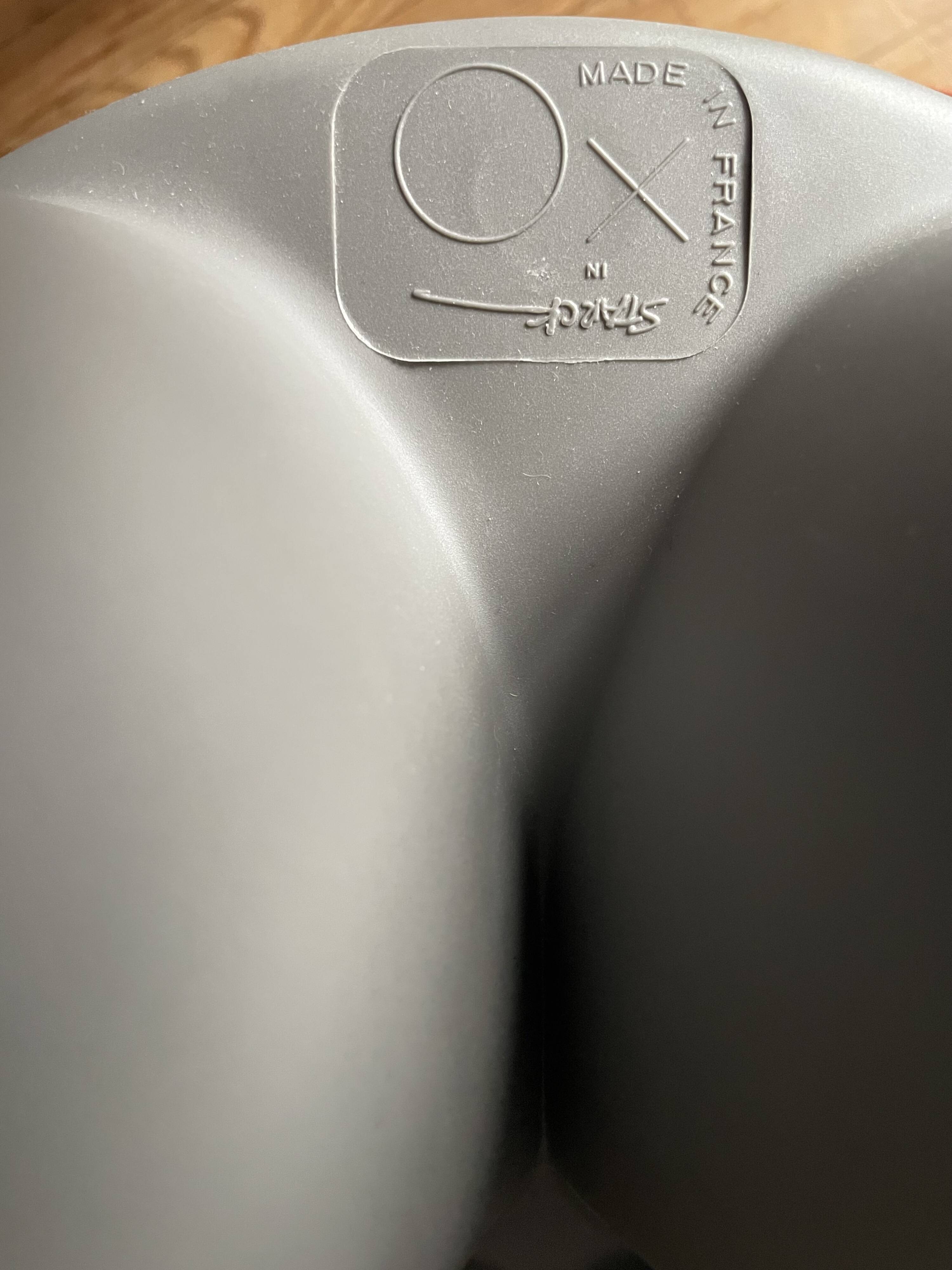 Bubu stool 1st Philippe Starck