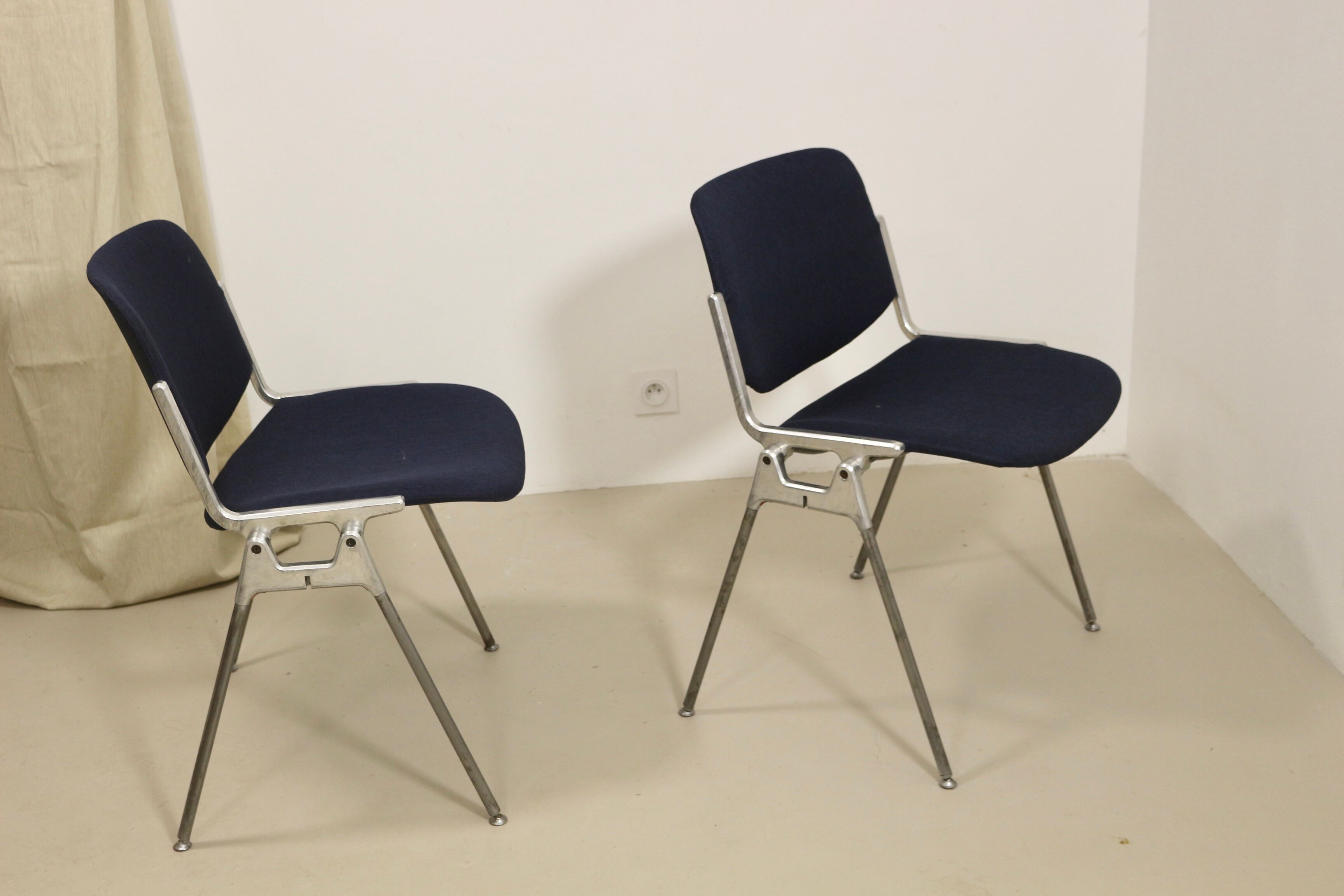 Pair of 2 vintage chairs DSC 106 by Giancarlo Piretti for Anonima Casteli 1965.Ref : Cat