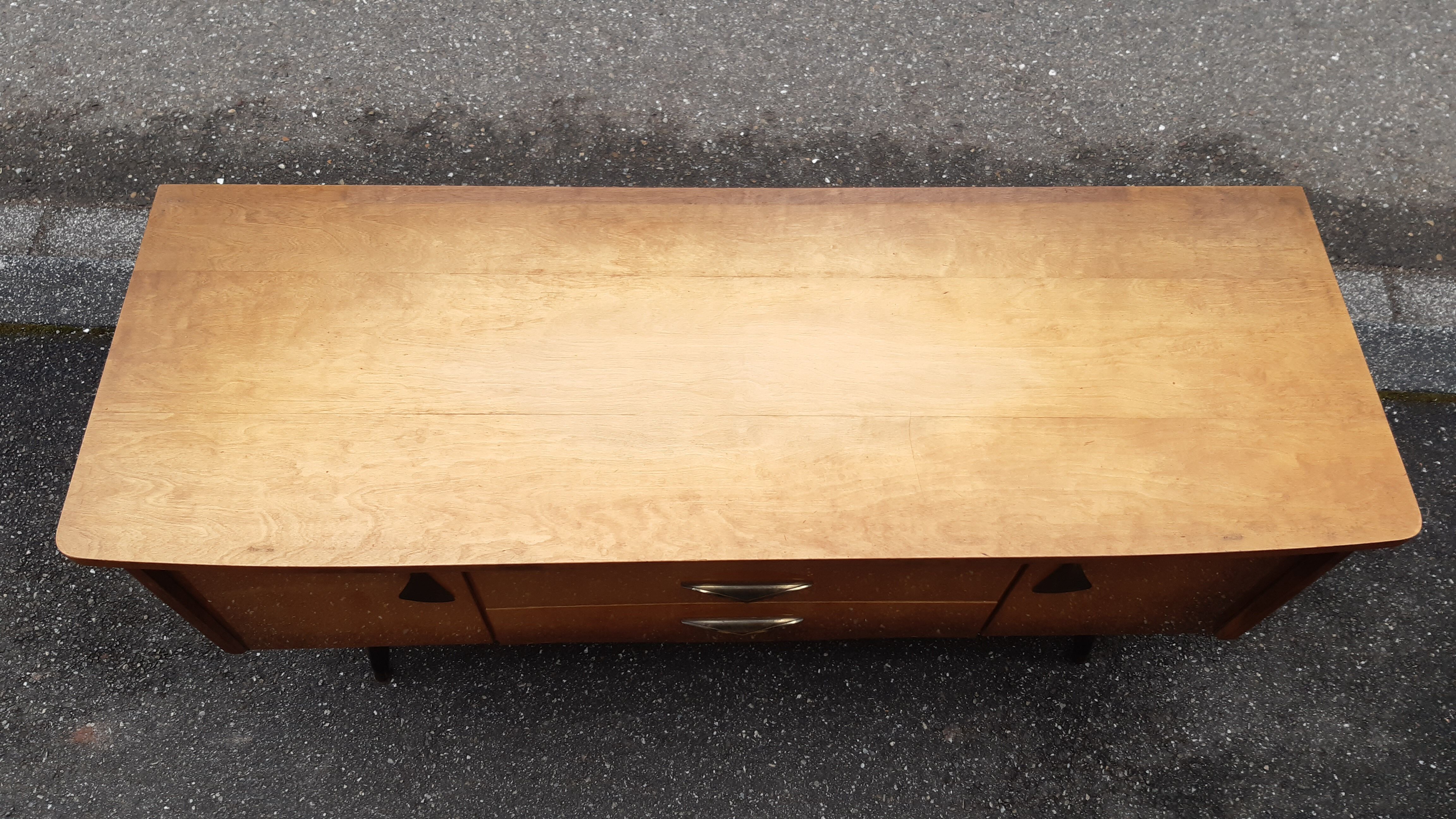 Vintage bass enfilade