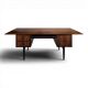 Bureau moderniste en bois exotique