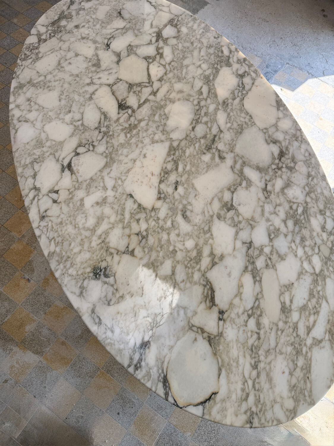 Table tulip oval Eero Saarinen