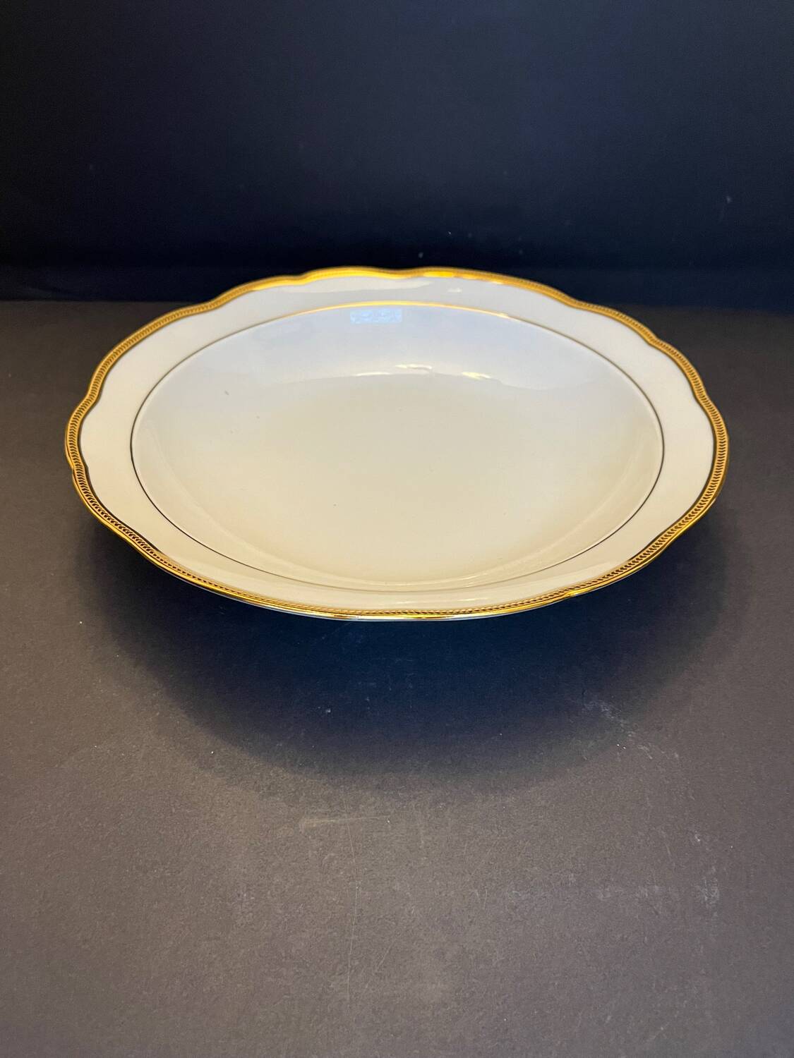 Hollow dish in fine Limoges porcelain