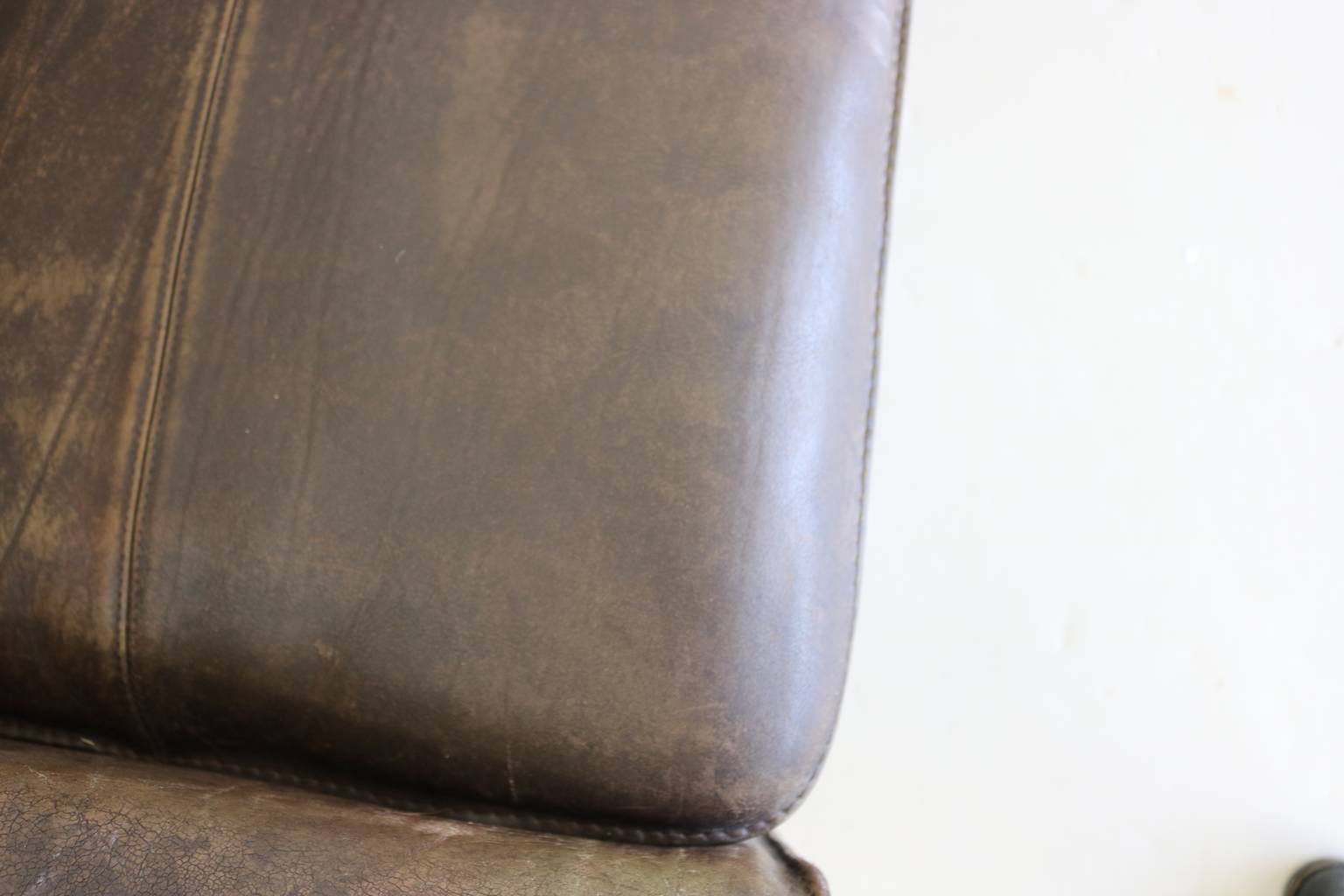 Canapé de brun leater côté poche deux places