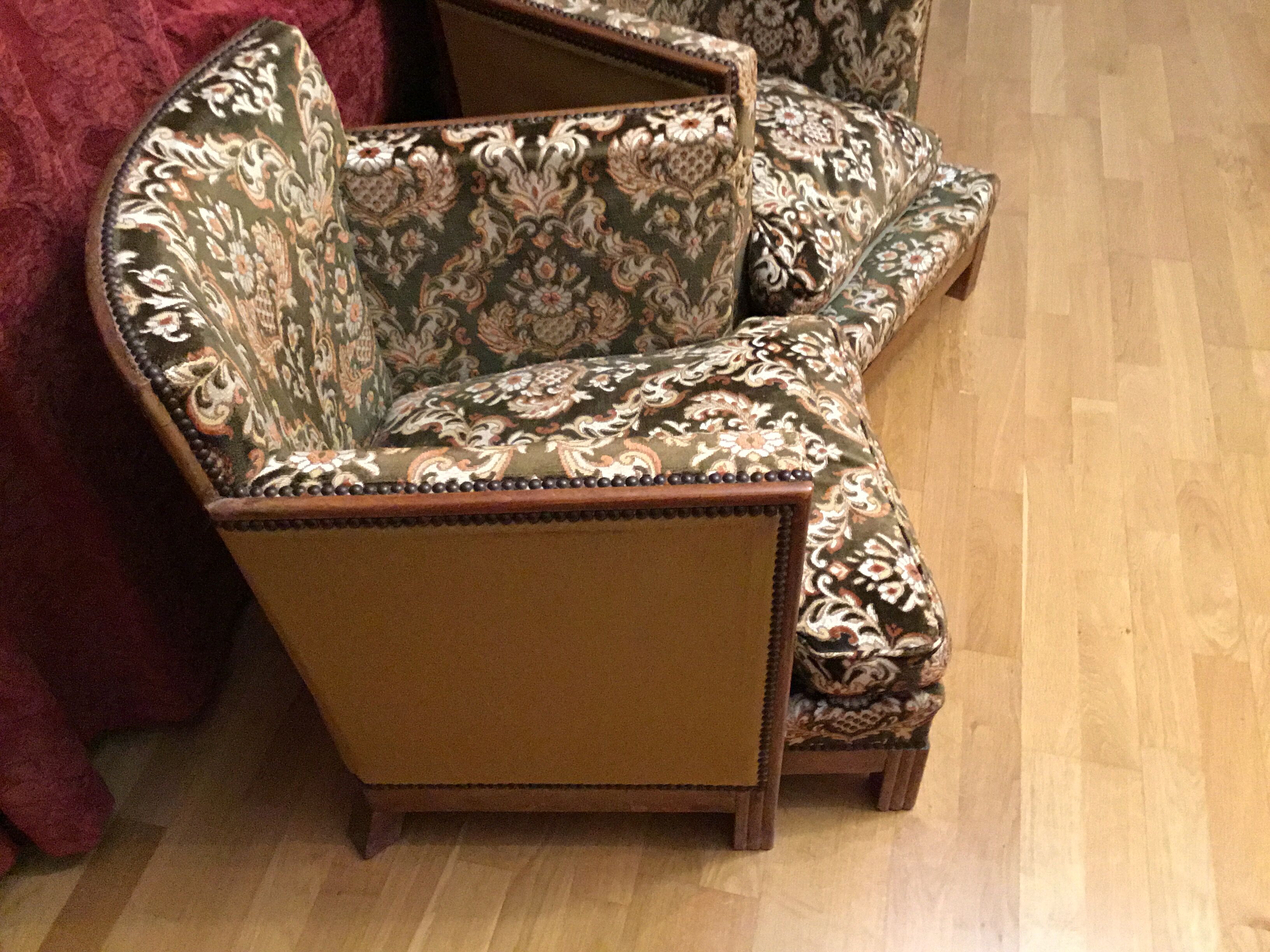 Pair of armchairs 6 feet