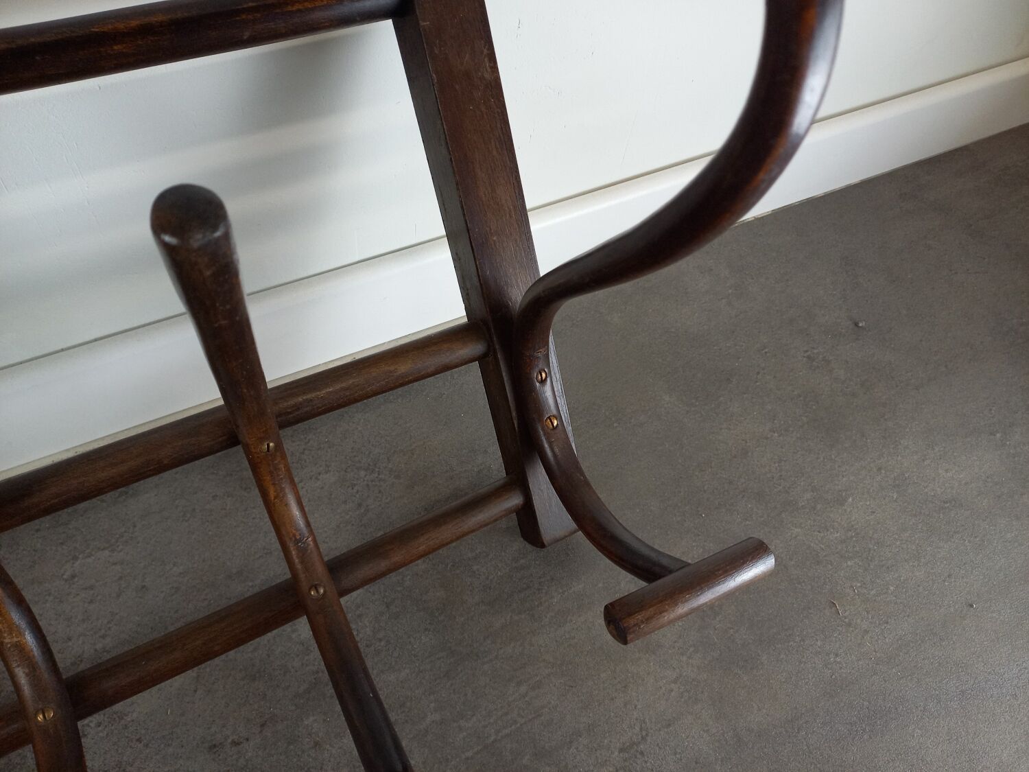 Fischel wall coat rack