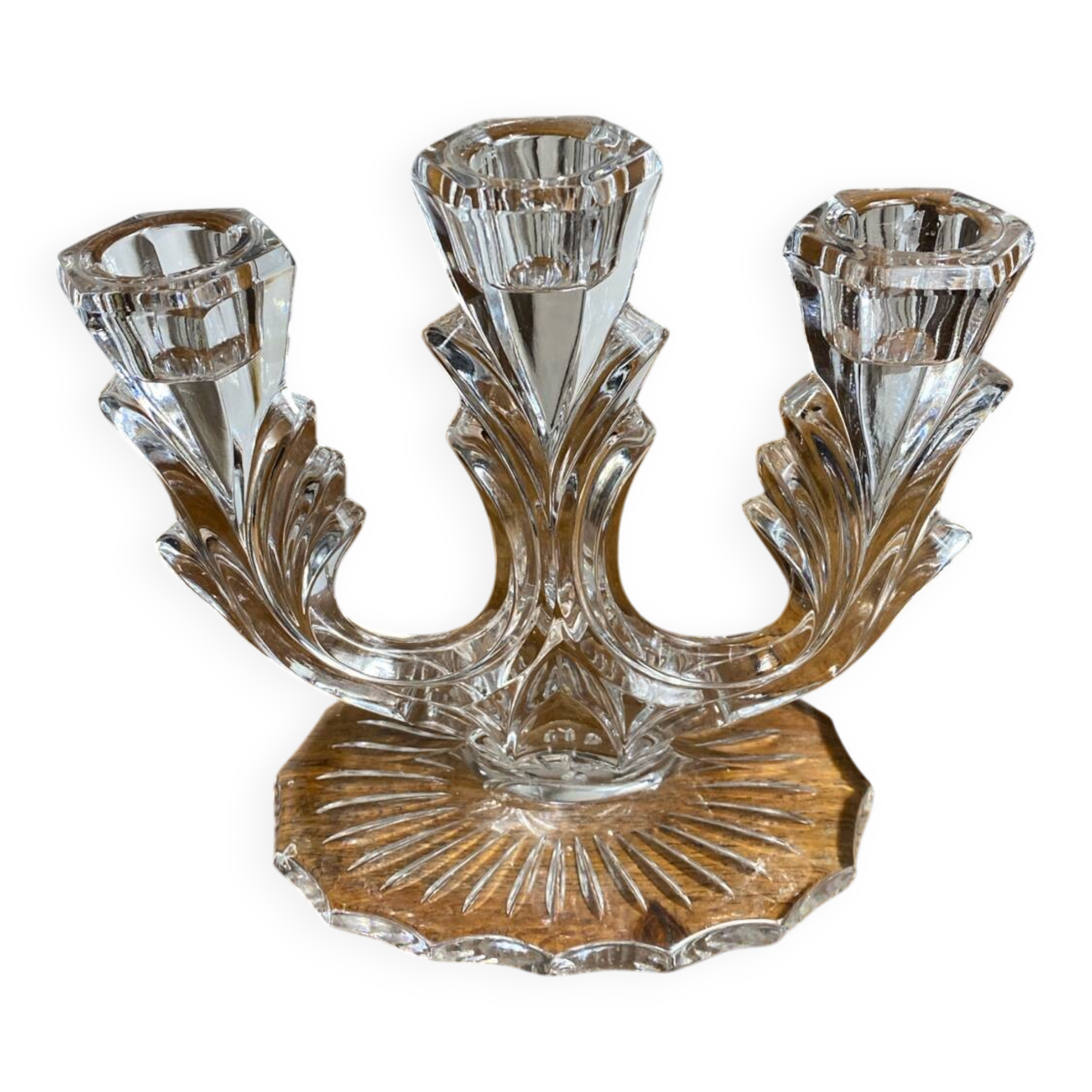 Three-light candlestick in molded crystal