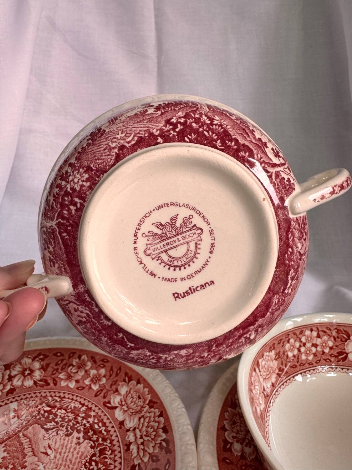 Tasses à soupe Villeroy et Boch Rusticana avec soucoupes.