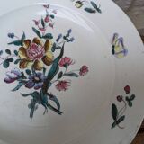 Set of 2 old ceramic plates with flower bouquet patterns