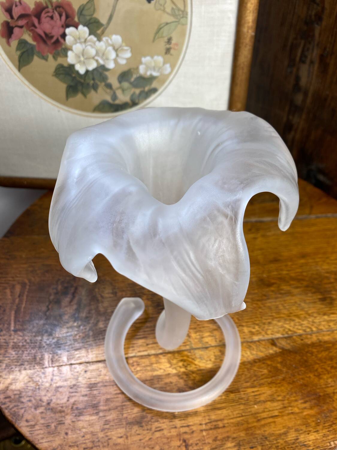 Frosted glass corolla flower vase