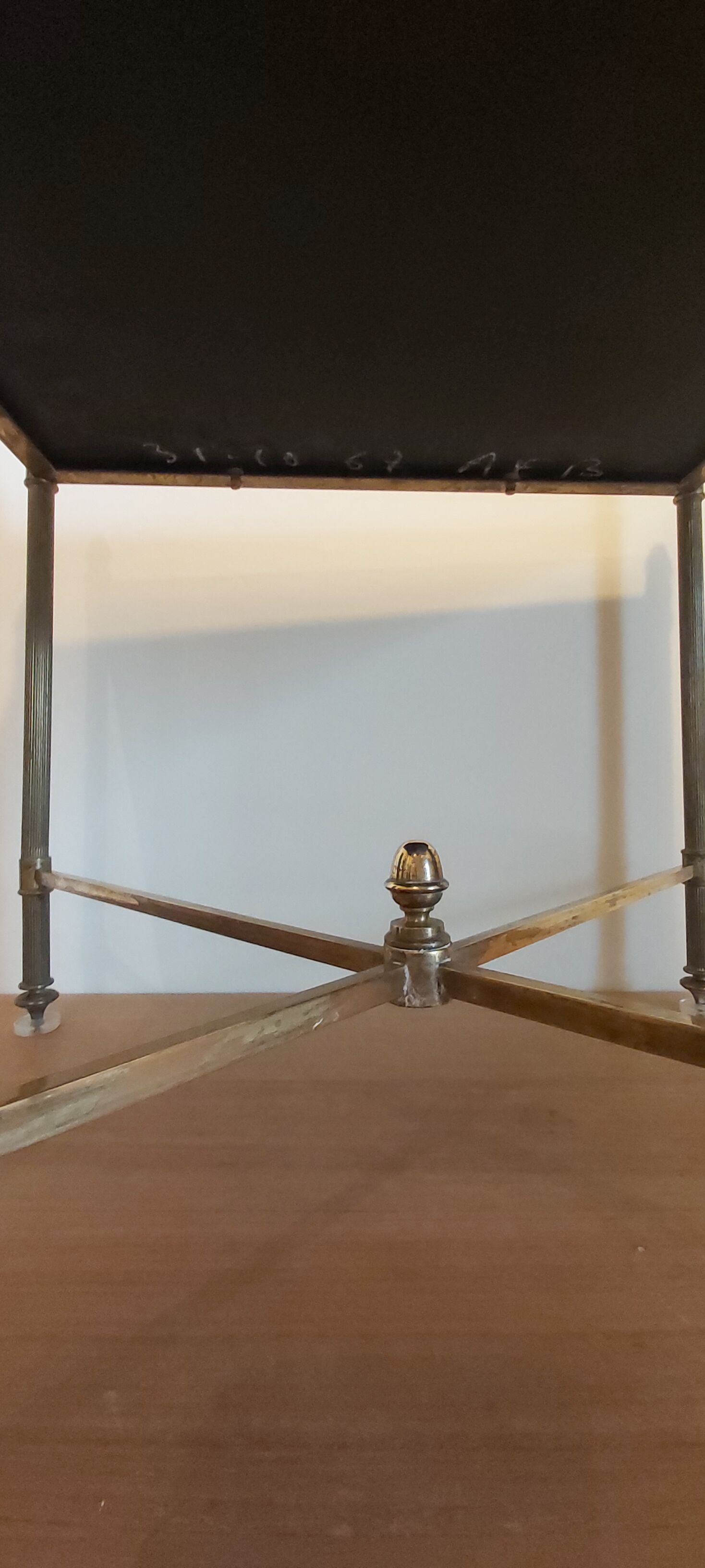 Table basse néoclassique 1960 laiton doré