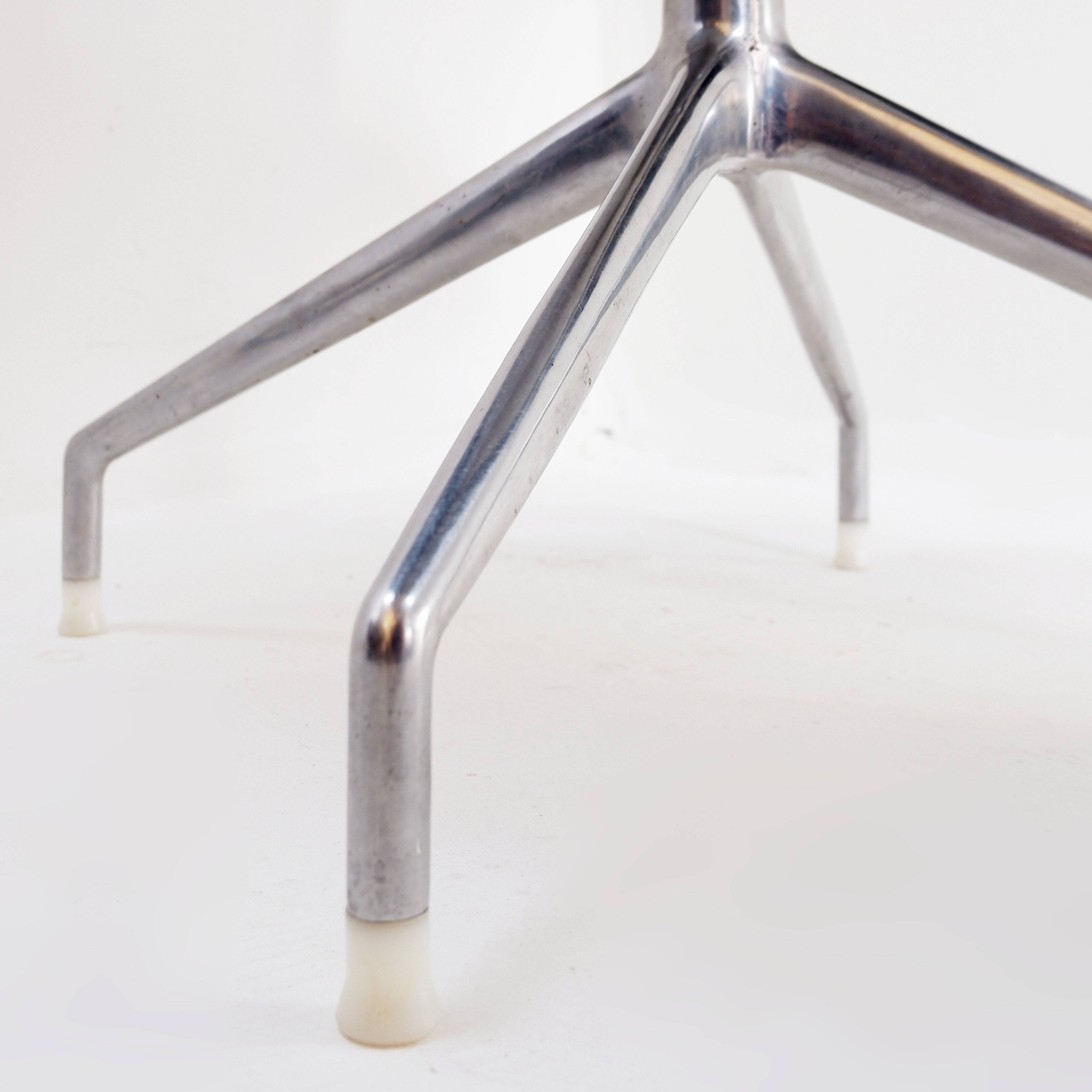 Vintage Italian swivel armchair "Iuta" by Antonio Citterio for B&B Italia