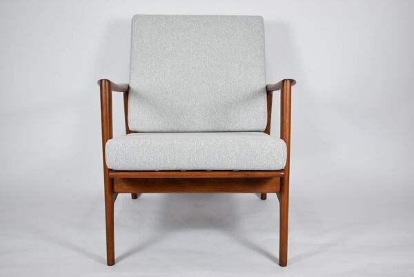 Fauteuil original restauré, tissu gris clair, années 1960, usine de meubles Swarzedzka