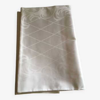 White damask tablecloth