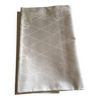 White damask tablecloth