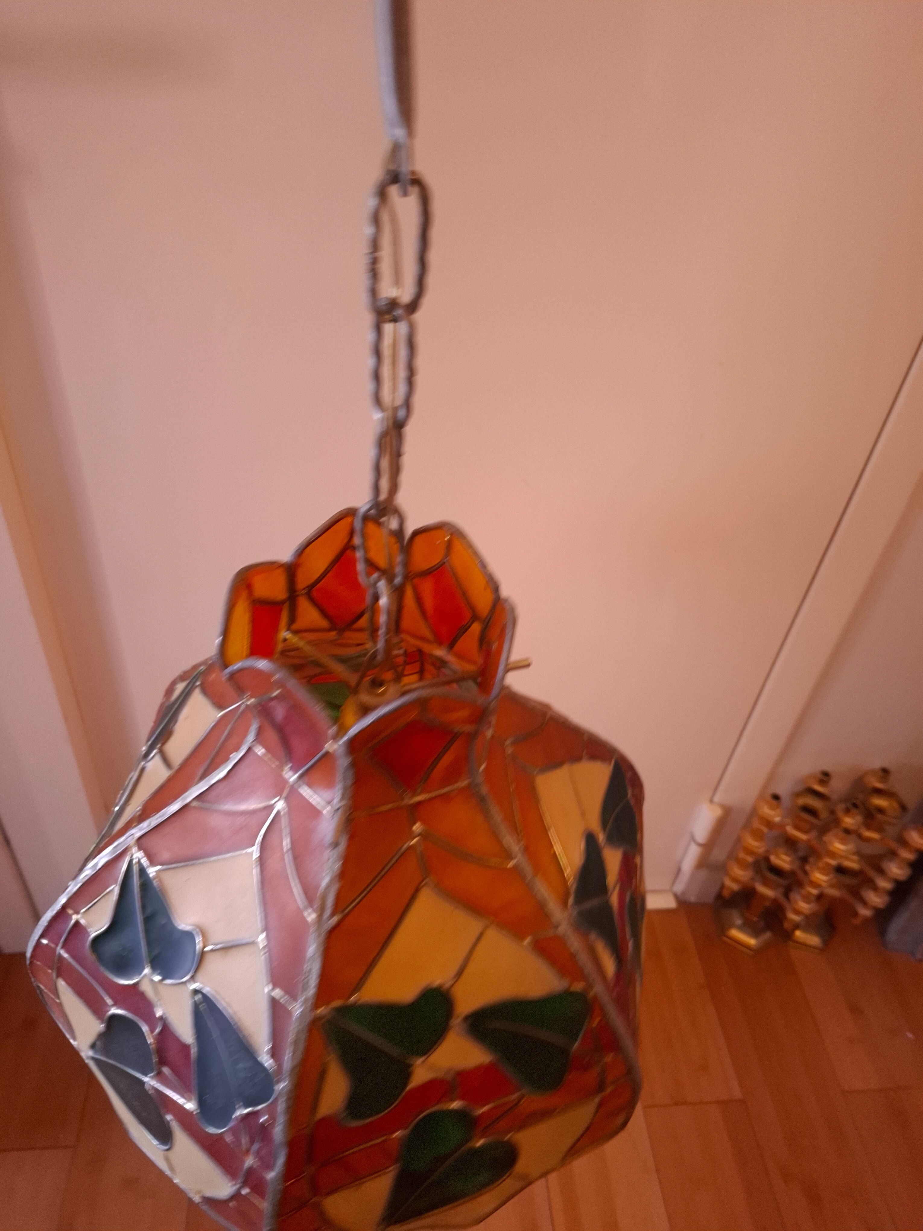 Tiffany-style stained glass pendant light