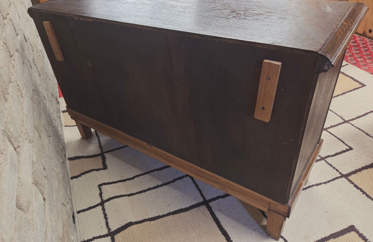 Vintage two-body display cabinet in oak from the 1950s.