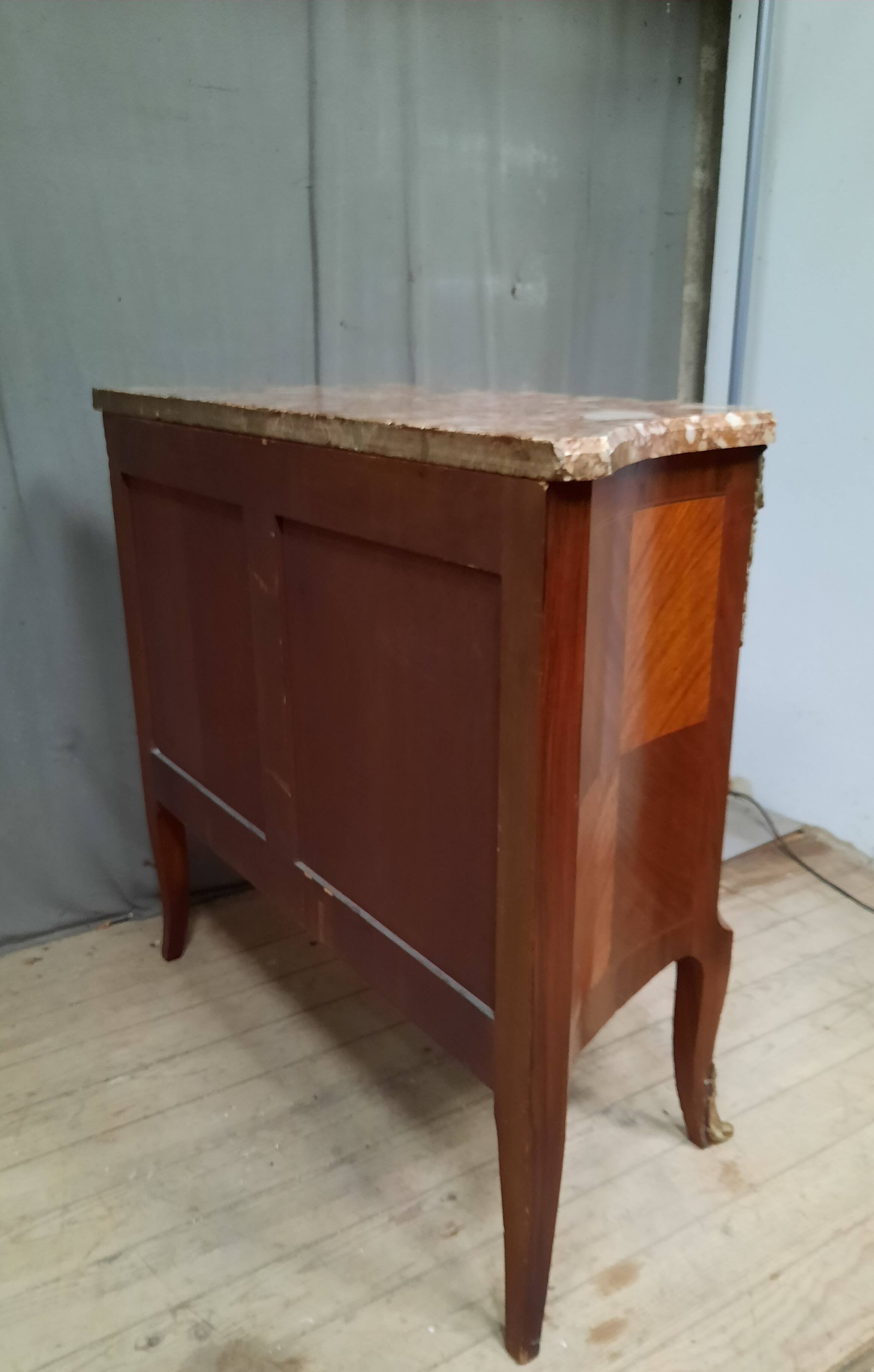 Transitional marquetry chest of drawers
