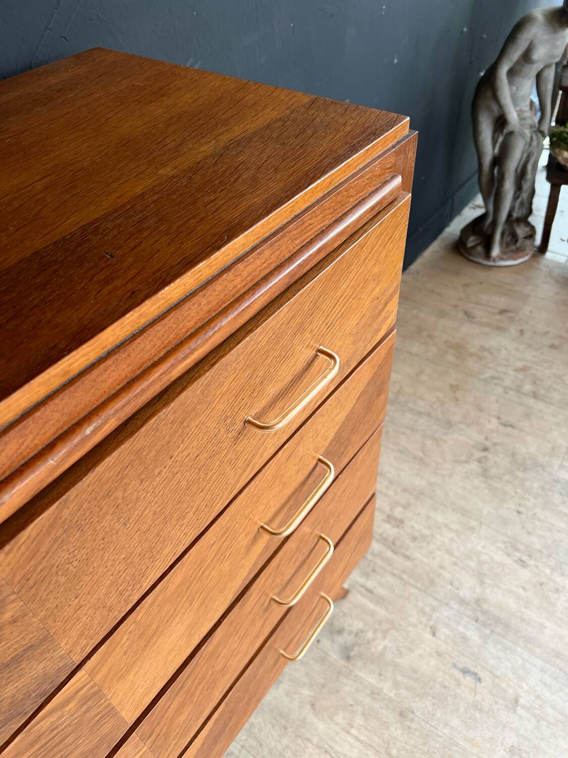Commode vintage