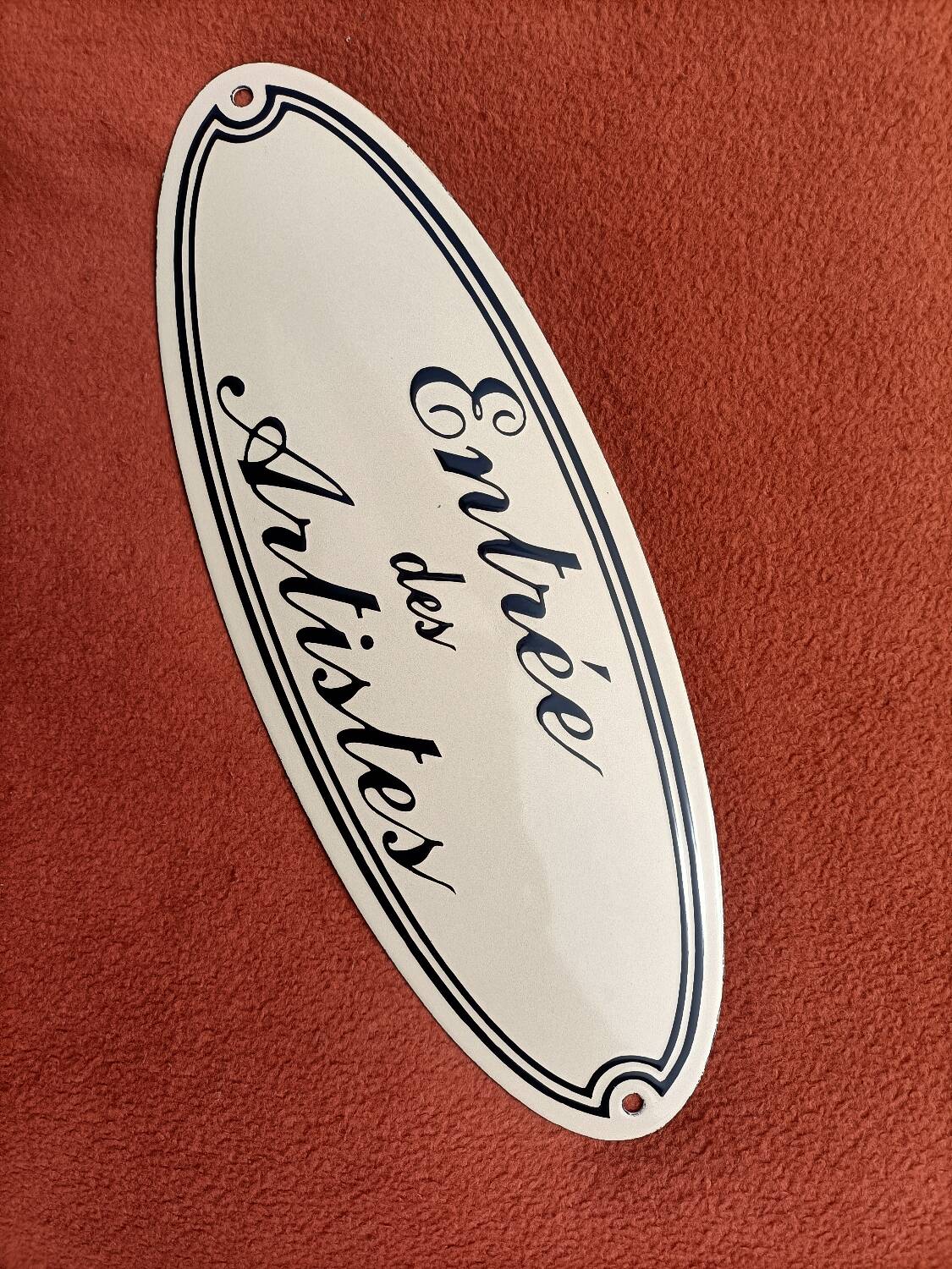 Enameled plaque - Artists Entrance 👩‍🎨💋