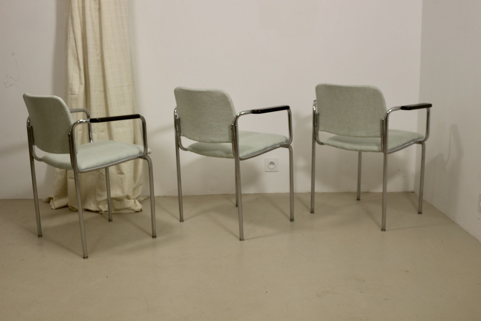 Set de 3 de chaises tubulaires en acier chromé, datant de 1970.Ref Amanda