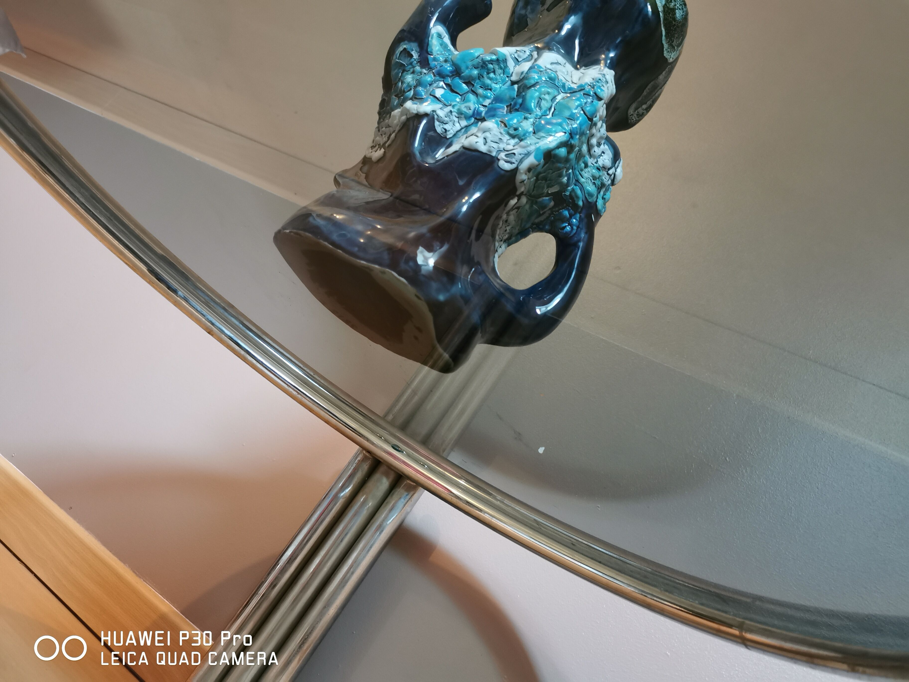 Table basse verre fumé et pieds chromés