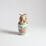 Famille rose medallion porcelain vase, early 20th century.