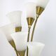 Lampadaire tulipe italien moderne du milieu du siècle en verre opalin et laiton doré, 60