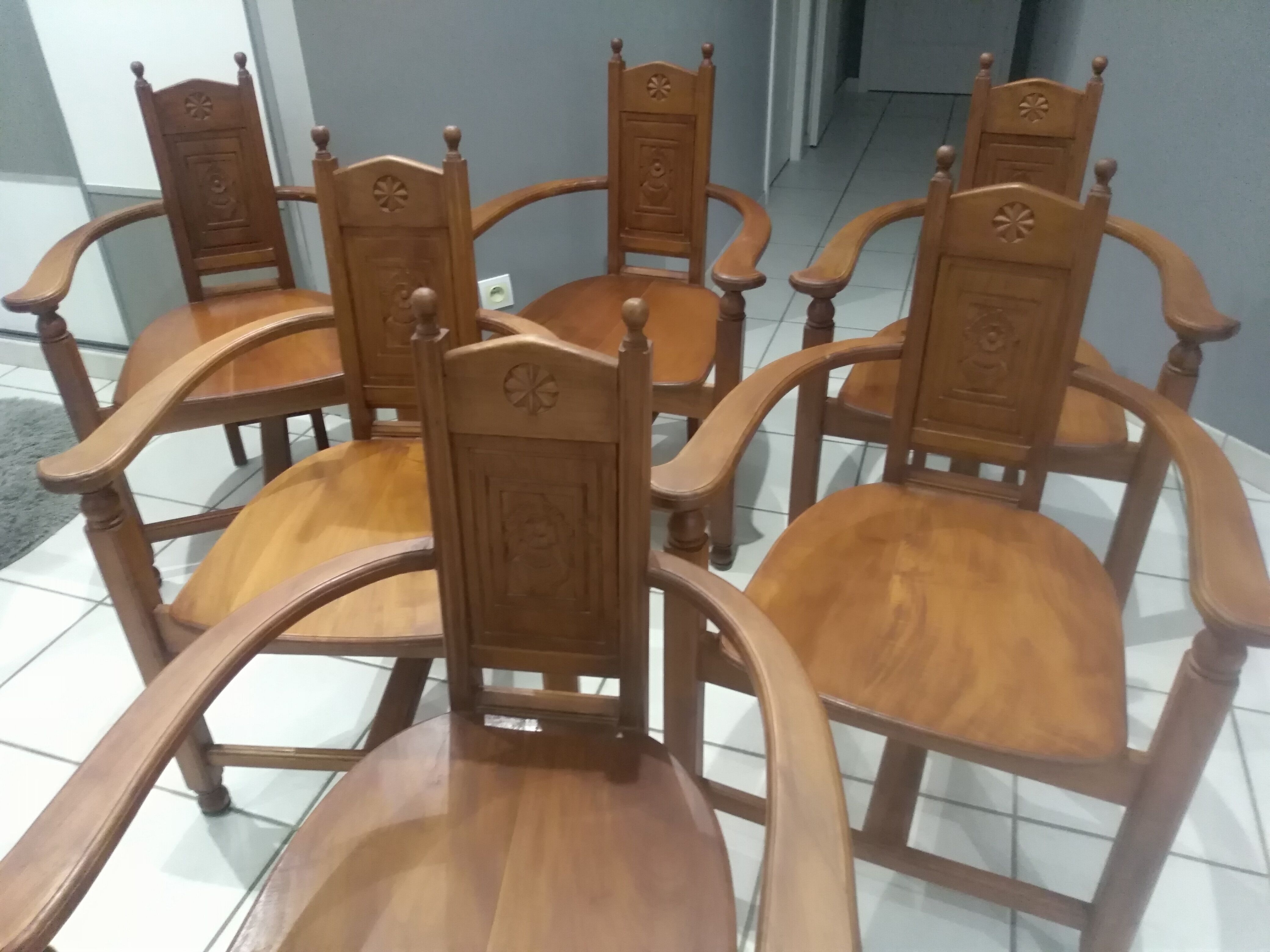 Set of 6 walnut armchairs from the early 20th century