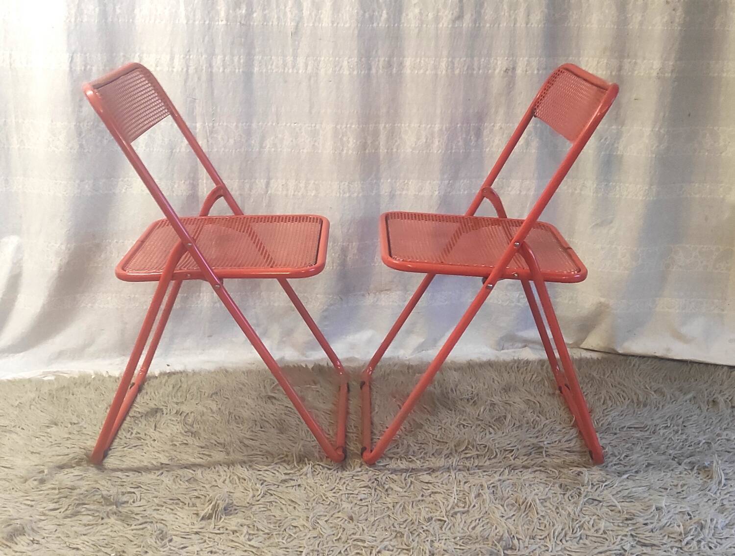 Orange metal folding chairs (set of 2) - 70s/80s