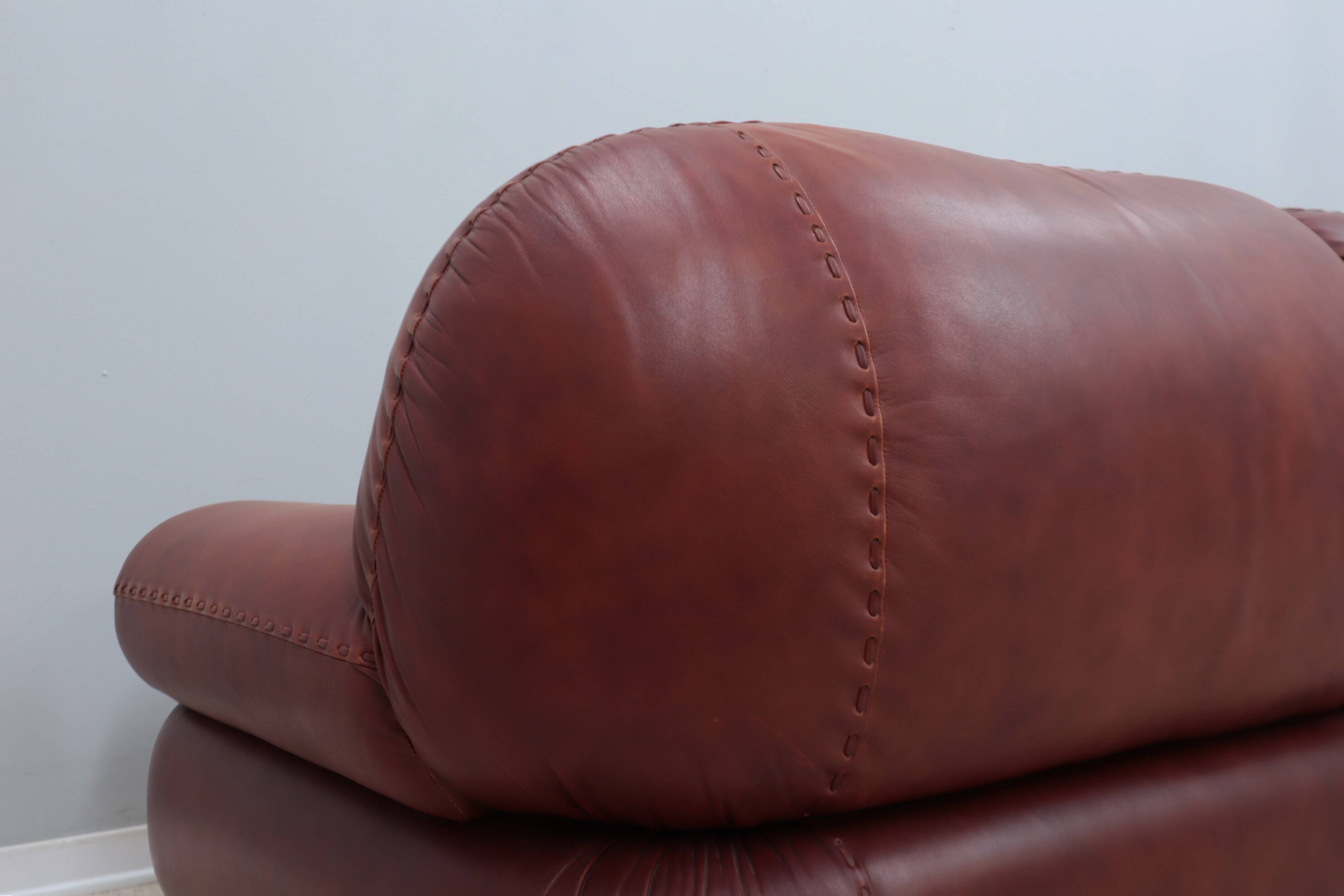 3 seater vintage leather sofa mobil girgi 1970s