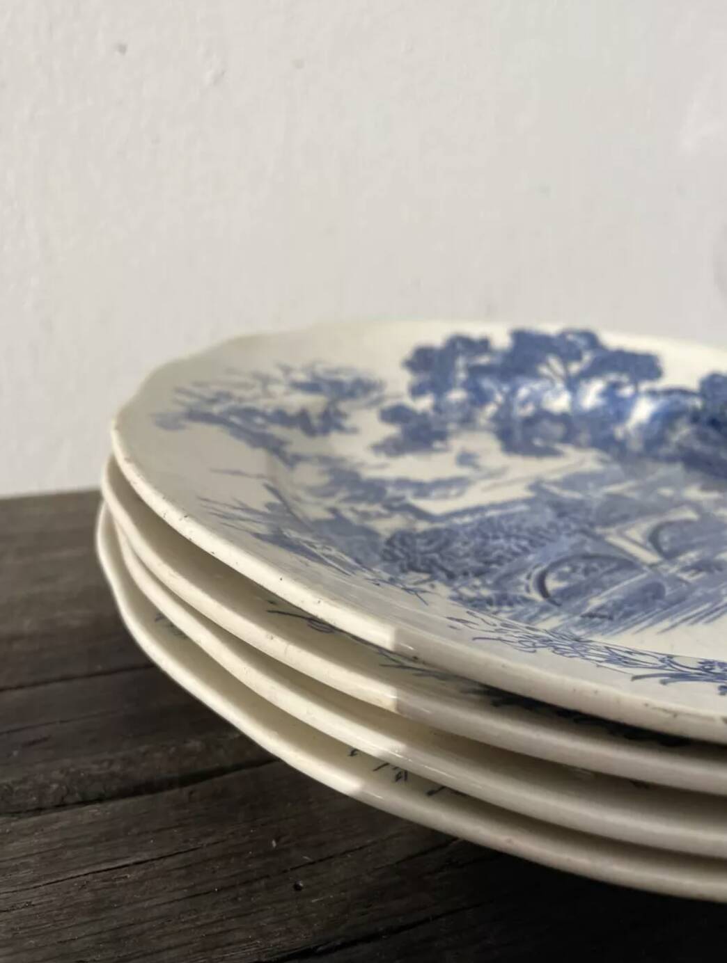 4 flat plates Gien iron earth