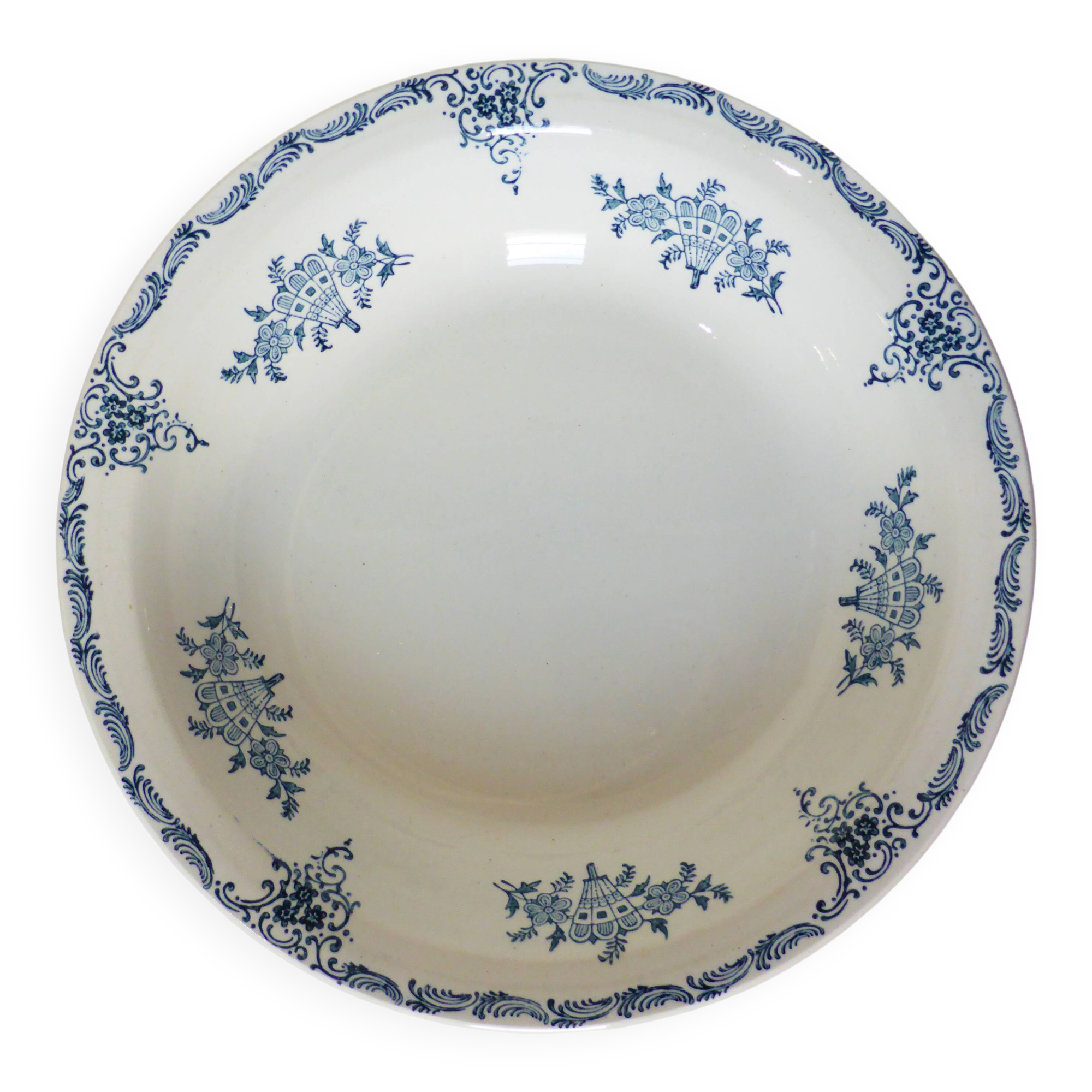 Round, hollow, ironstone dish from St Amand 220570