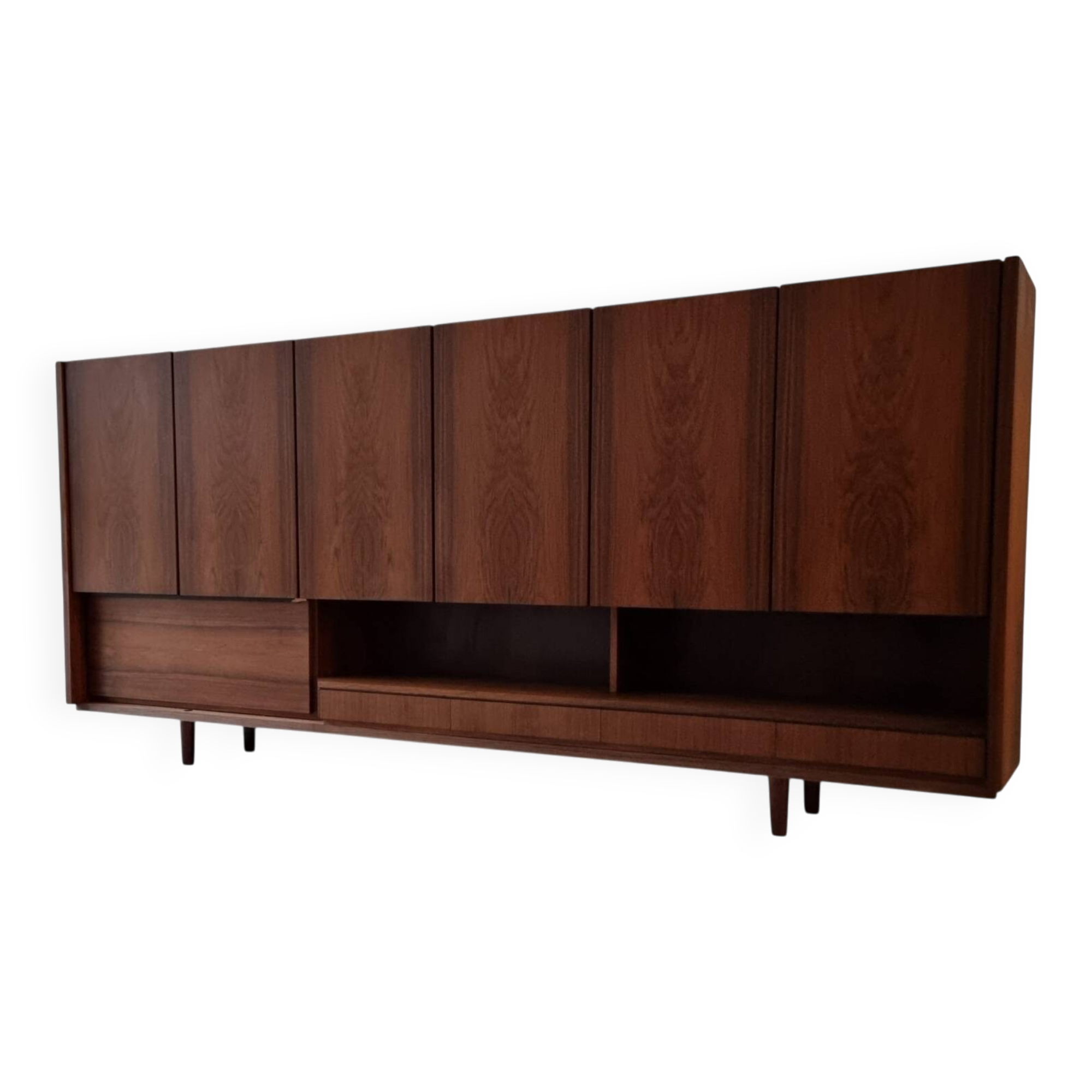 Tableau central du milieu du siècle