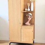 Armoire asymétrique vintage en chêne rénovée