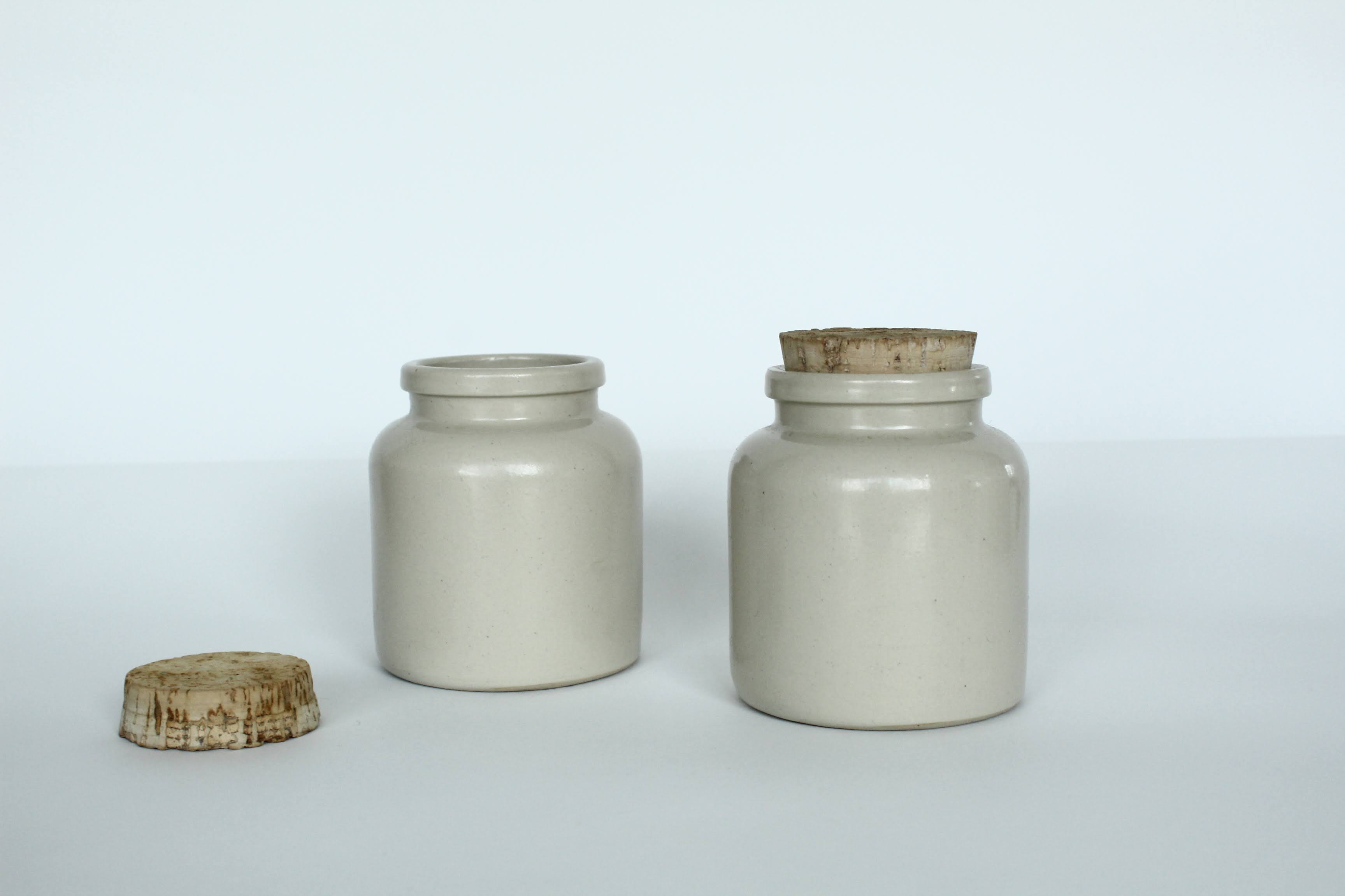 Lot de 2 pots à moutarde en grès